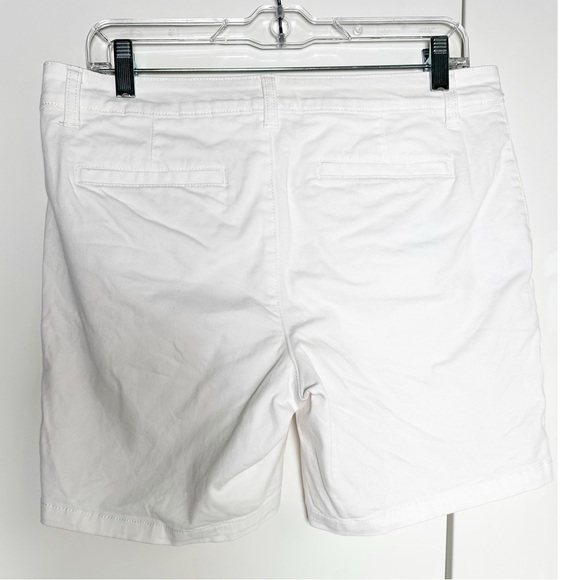 a.n.a Mid-Rise White Twill Shorts 7” inseam Perfect Short Pockets Belt Loops - Picture 3 of 6